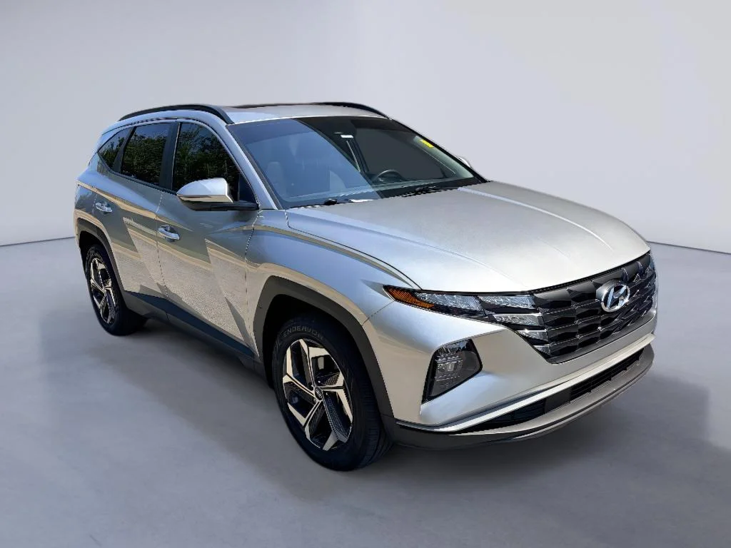 Used 2024 Shimmering Silver Hyundai SEL image 7