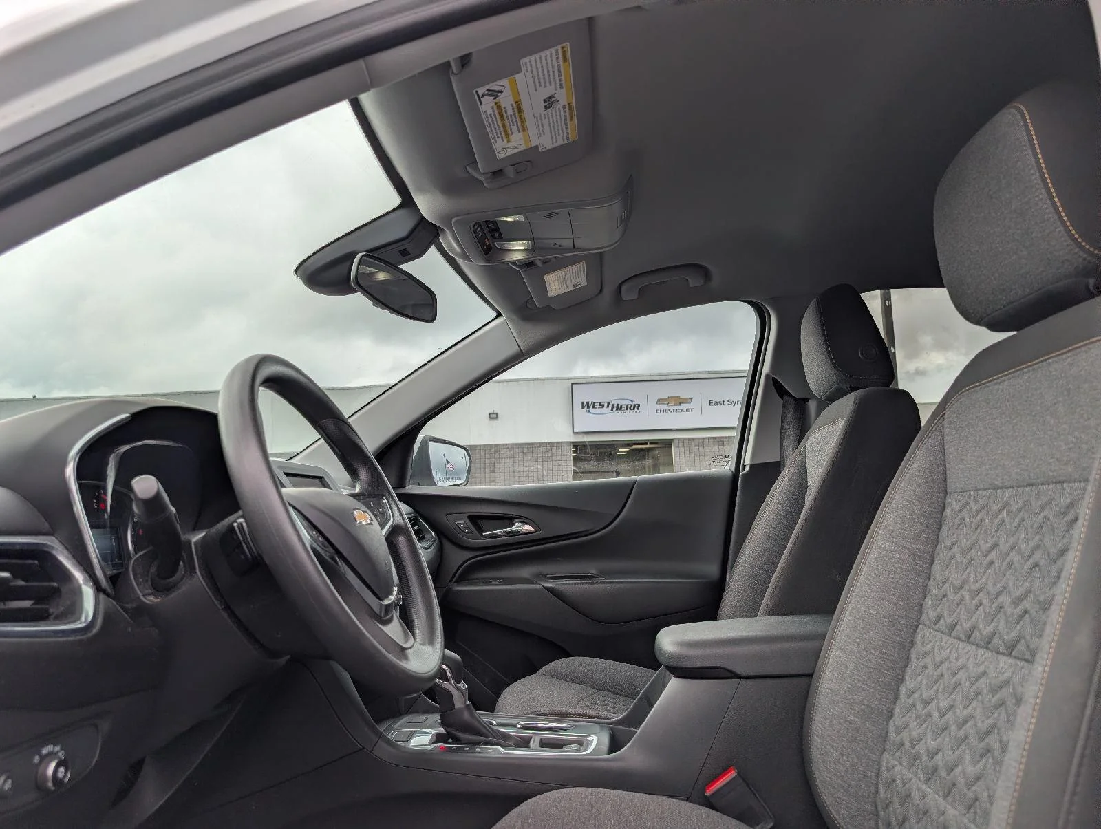 Used 2023 SUMMIT WHITE Chevrolet LT image 12