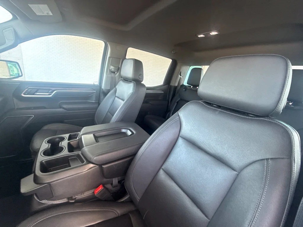 Used 2025 Summit White GMC SLT image 28
