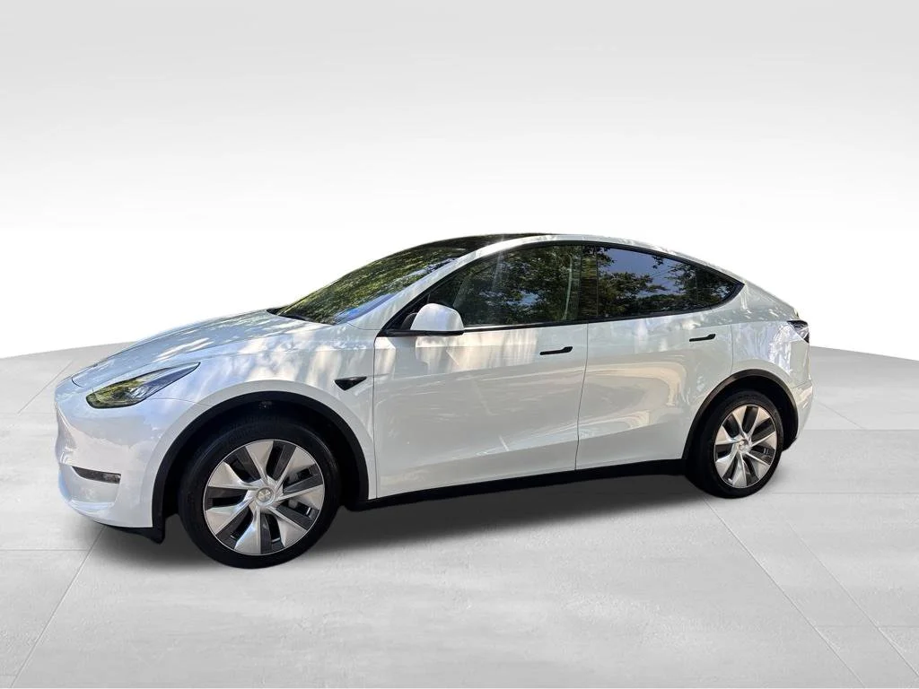 Used 2023 White Tesla Long Range image 2