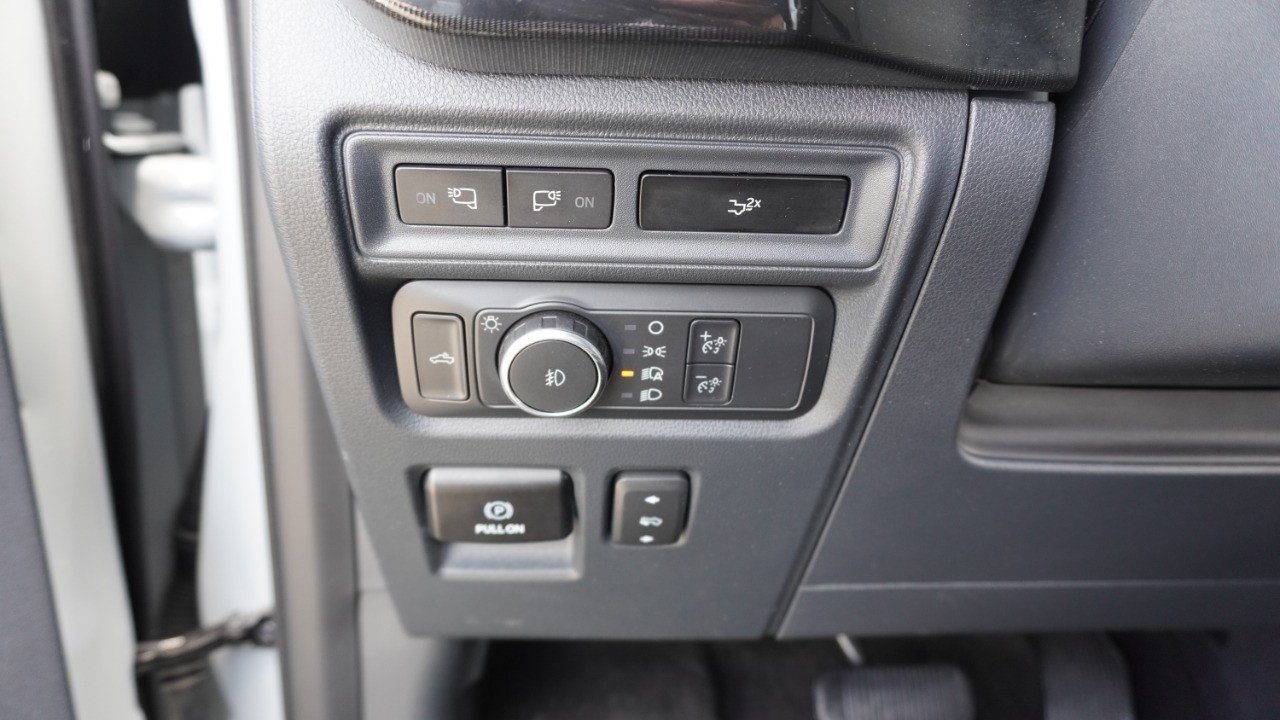 Used 2023 White Ford Raptor image 21