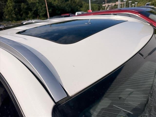 Used 2023 Hyper White Hyundai Limited image 9