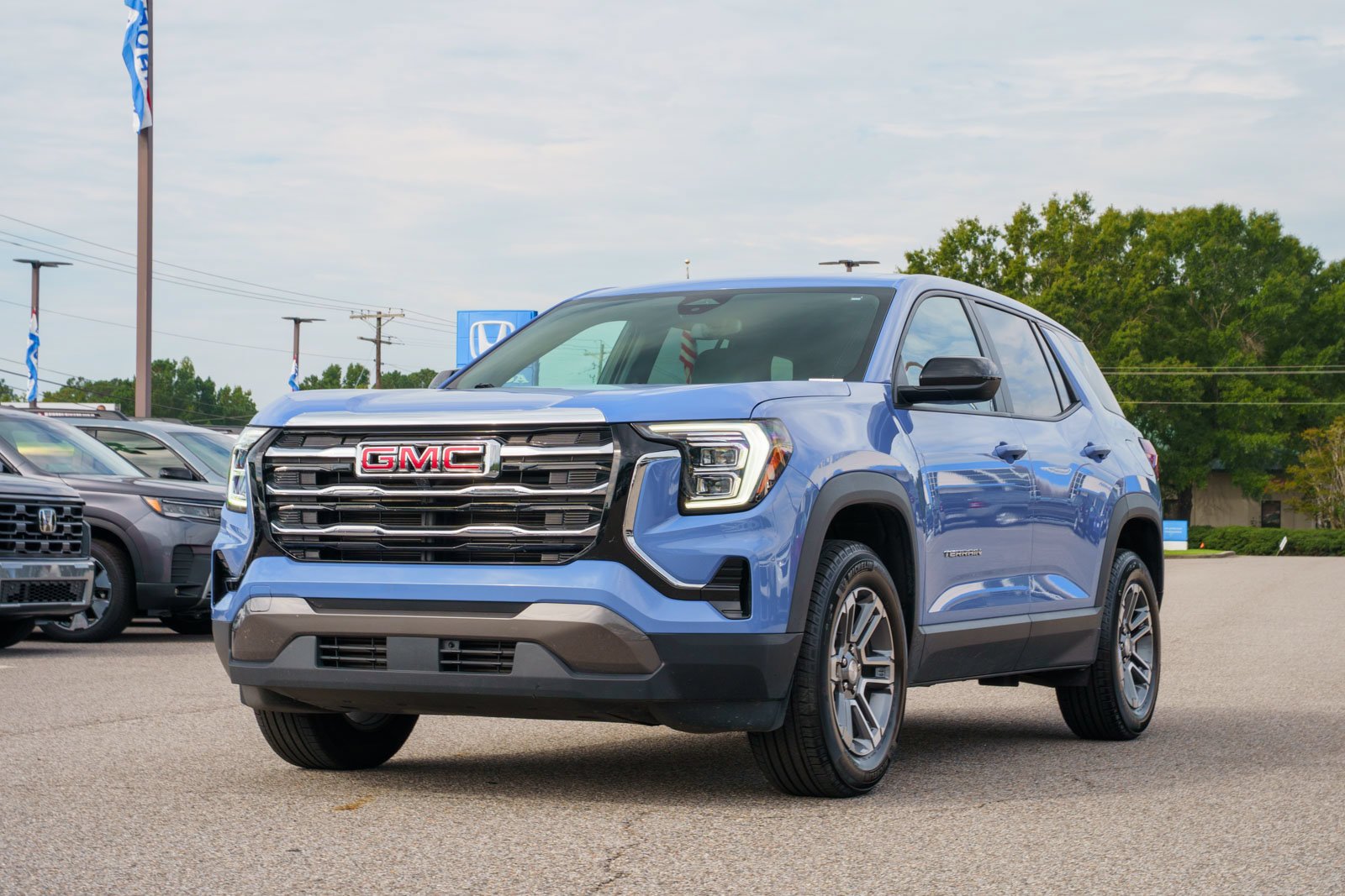 Used 2026 Blue GMC Elevation image 2