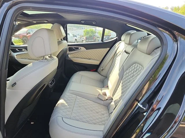 Used 2023 Black Genesis 3.3T image 10
