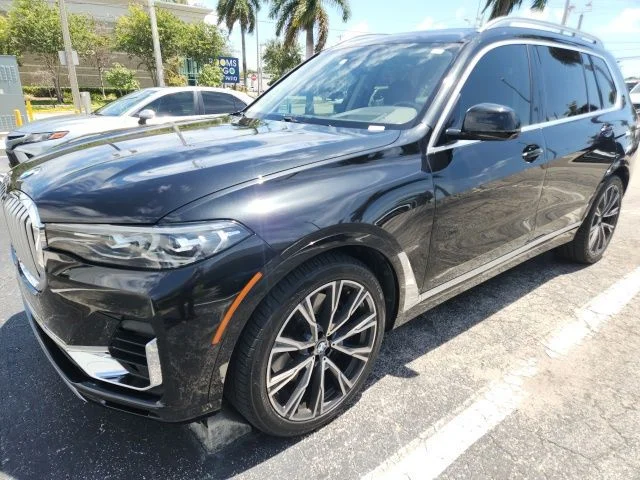 Used 2019 Black Sapphire Metallic BMW xDrive50i image 3