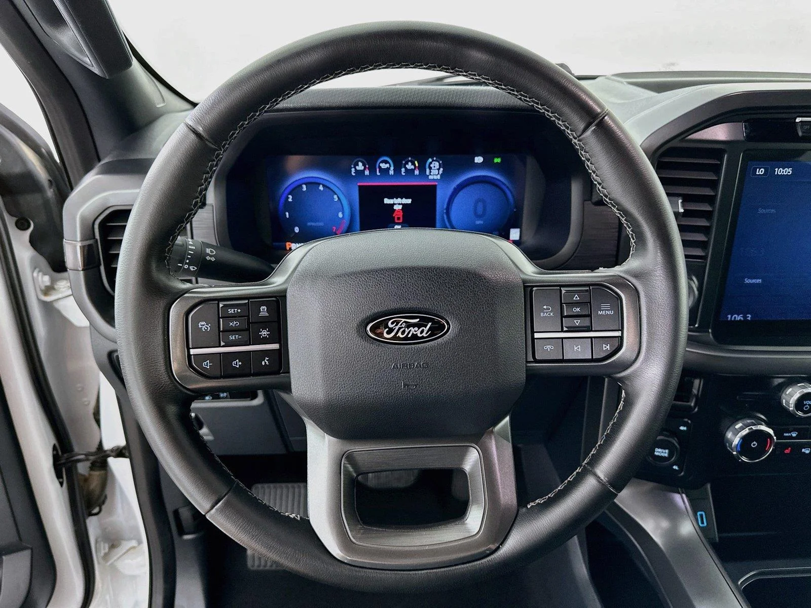 Used 2024 Oxford White Ford XLT image 18