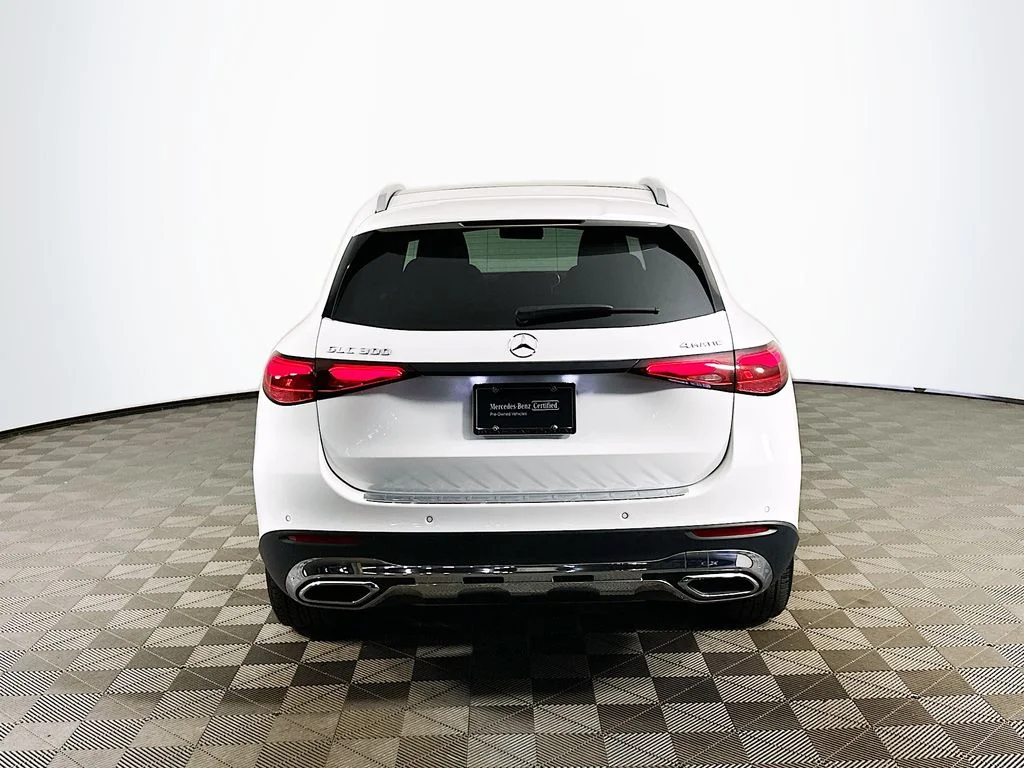 Used 2023 White Mercedes-Benz GLC 300 image 5