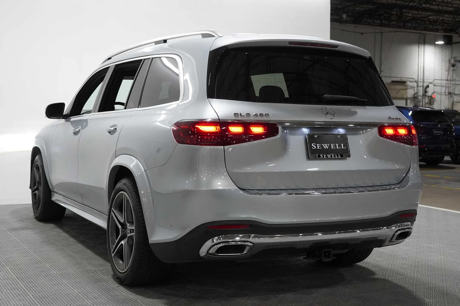 Used 2025 Cirrus Silver Metallic Mercedes-Benz GLS 450 image 6