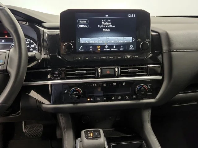 Used 2025 Super Black Nissan SL image 29
