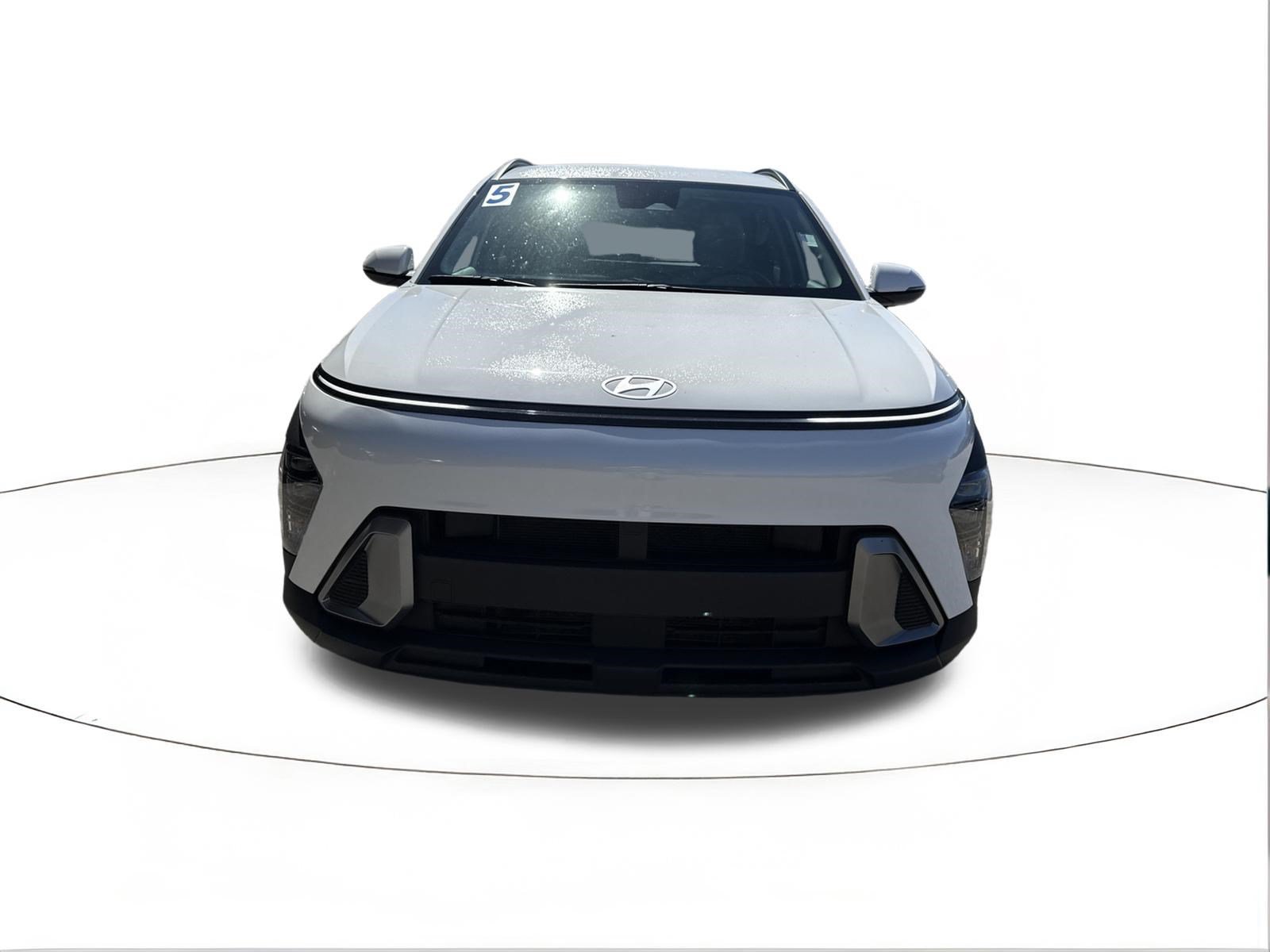 Used 2025 Atlas White Hyundai SEL image 8