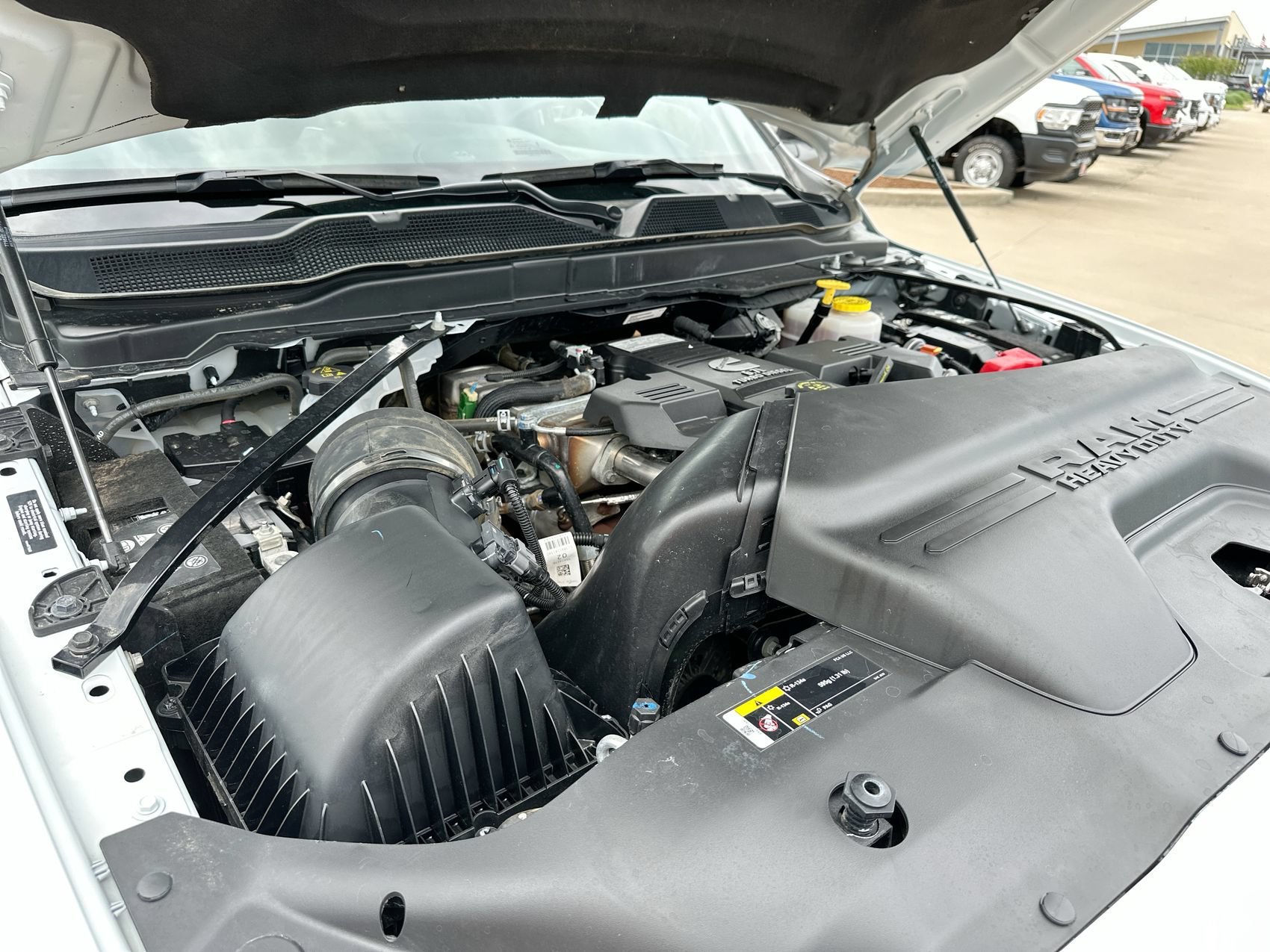 2024 RAM Ram 3500 Chassis Cab SLT - Photo 23