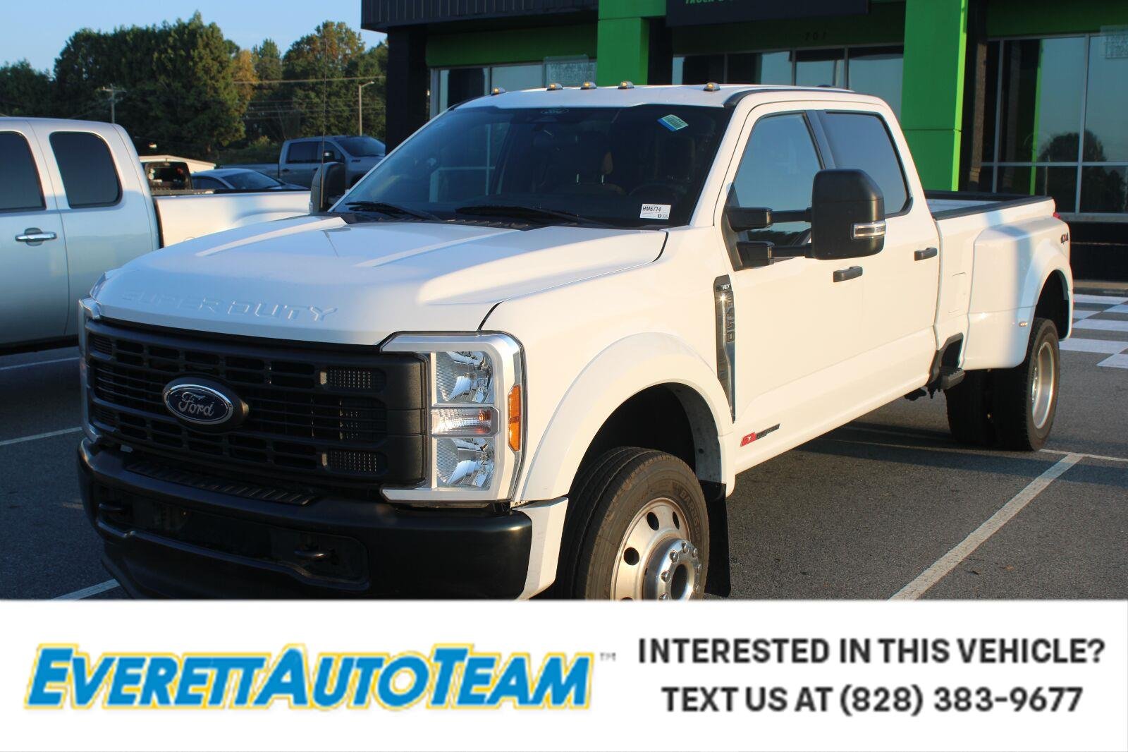 Used 2024 Oxford White Ford XLT image 1