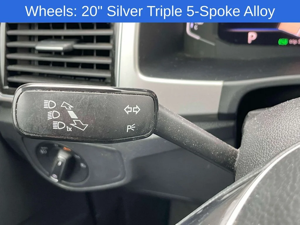 Used 2019 Blue Volkswagen SEL image 26