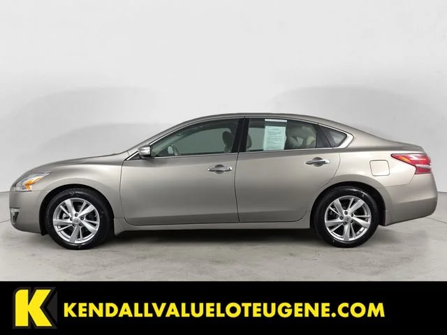Used 2013 Beige Nissan 2.5 SV image 8