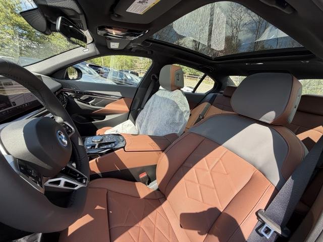 New 2026 Black Sapphire Metallic BMW 550e xDrive image 9