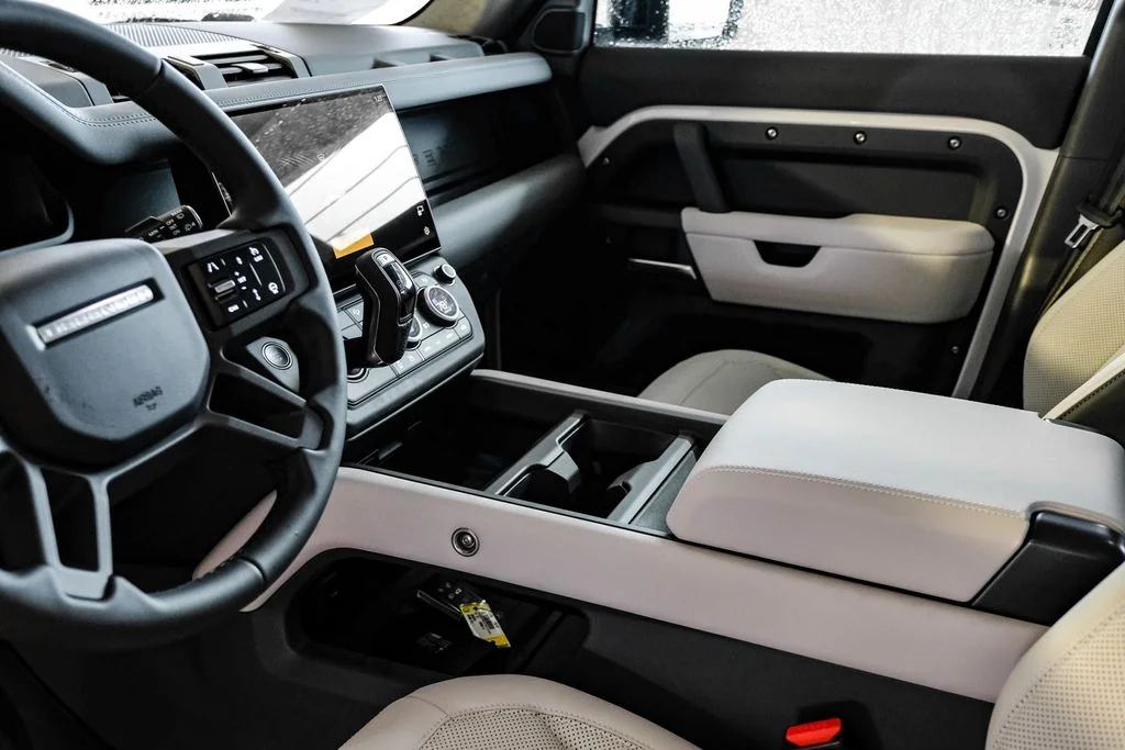 New 2026 Borasco Grey Metallic Land Rover S image 20