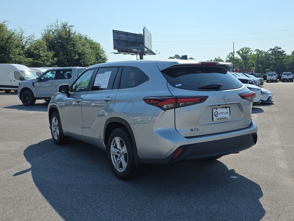 Used 2024 Silver Toyota LE image 5