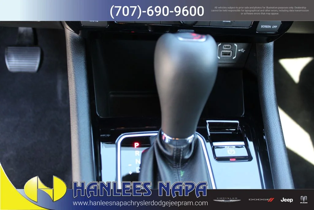 Used 2026 White Jeep Latitude image 21