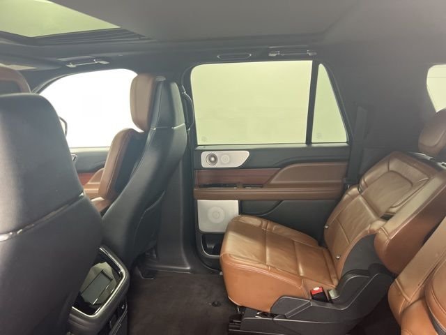 Used 2023 Black Lincoln L Reserve image 14
