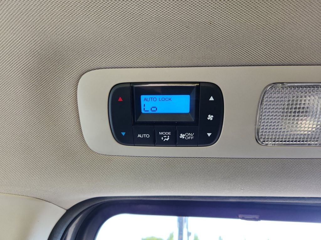 Used 2013  Honda Touring image 28