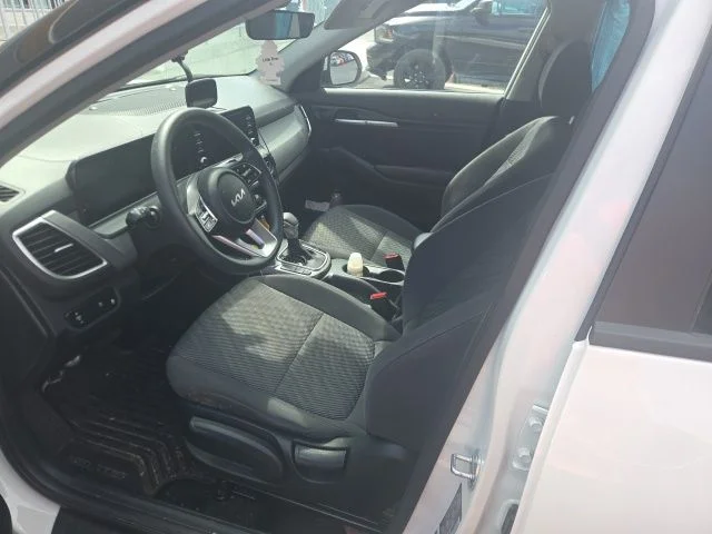 Used 2024 White Kia LX image 7