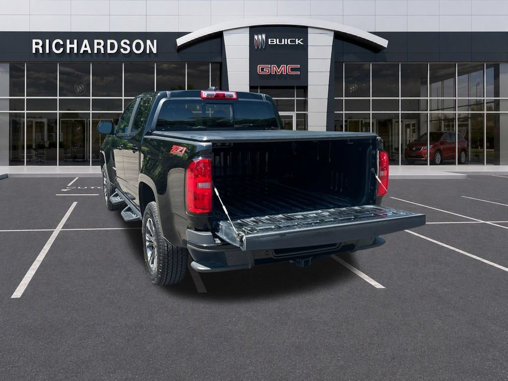 Used 2022 Black Chevrolet Z71 image 18