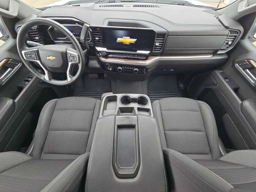 Used 2023 Summit White Chevrolet LT image 21