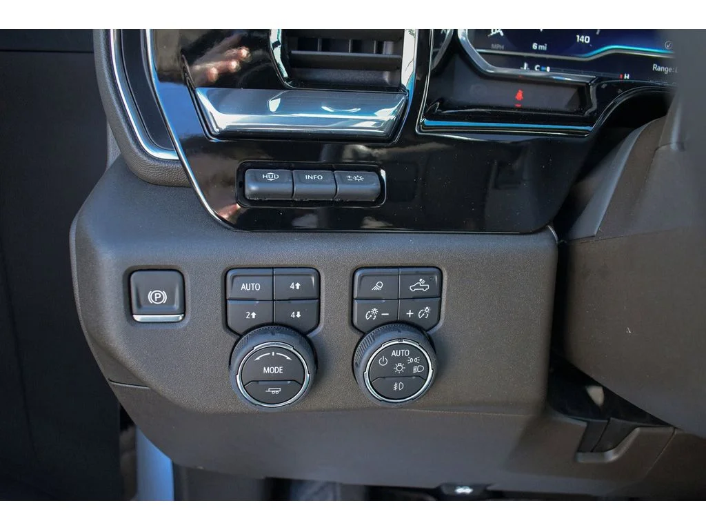 2025 Chevrolet Silverado 3500 HD LTZ - Photo 17