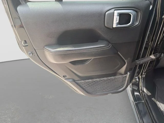 Used 2022 Black Jeep Unlimited Sahara image 12