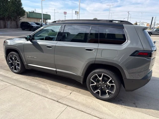New 2027 Gray Jeep Overland image 7