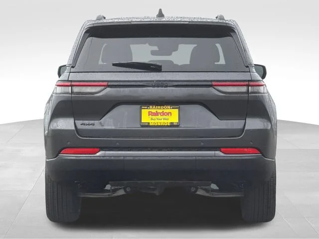 New 2026 Baltic Gray Metallic Clear-Coat Exterior Paint Jeep Altitude image 11