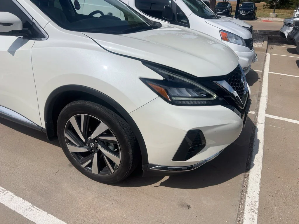 Used 2022 White Nissan SL image 14