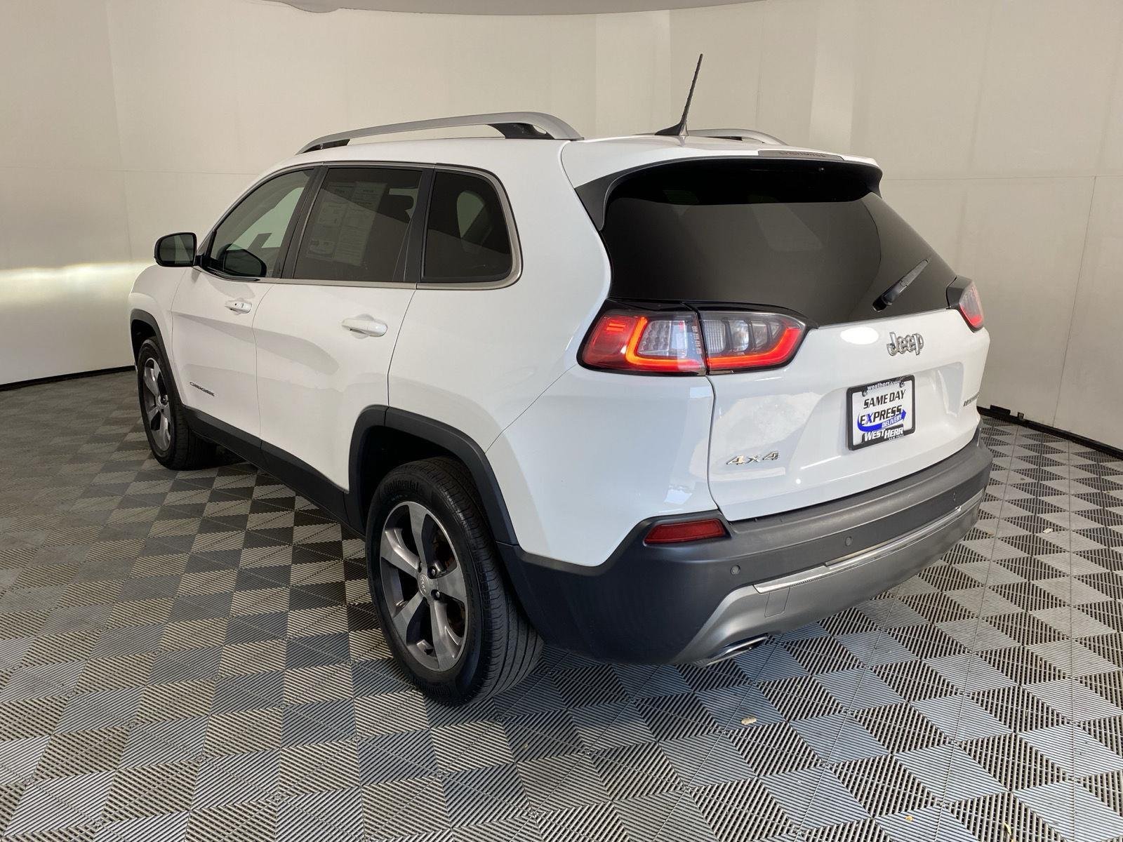 Used 2019 Bright White Clearcoat Jeep Limited image 5