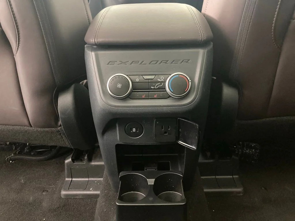 Used 2025 Black Ford Platinum image 17