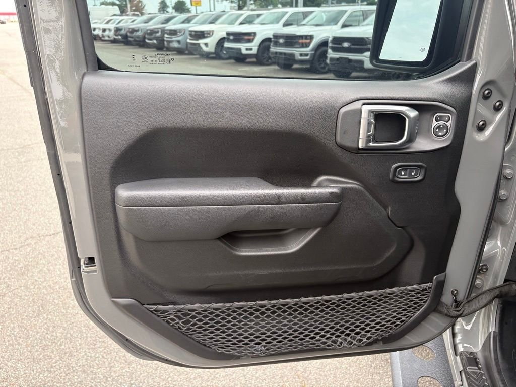Used 2023 Sting Gray Clearcoat Jeep Rubicon image 13