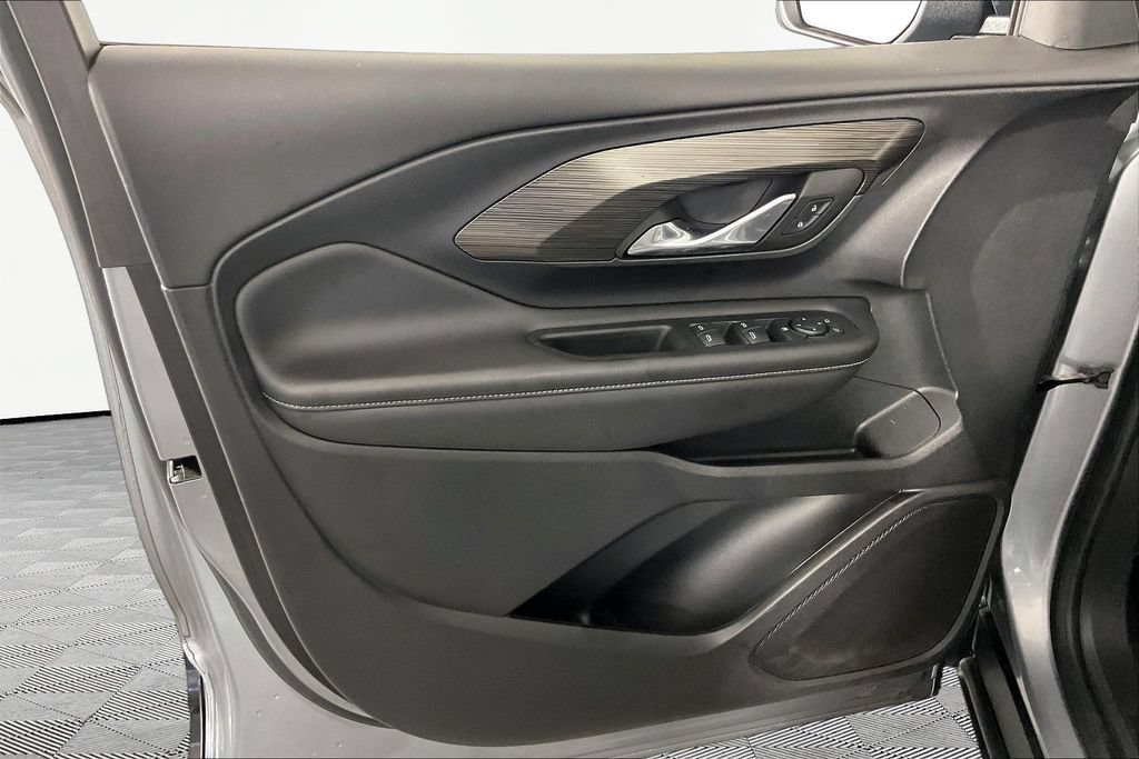 2024 GMC Terrain SLE - Photo 17