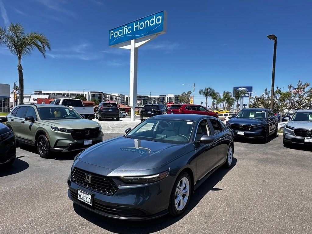 Used 2024  Honda LX image 2
