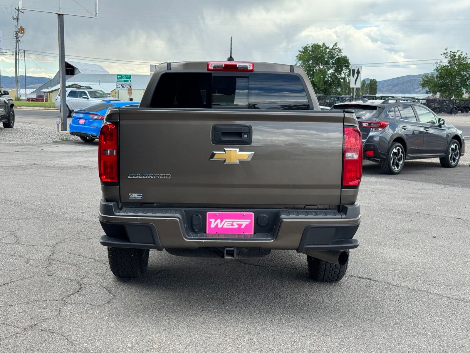 Used 2016 Brownstone Metallic Chevrolet Z71 image 4