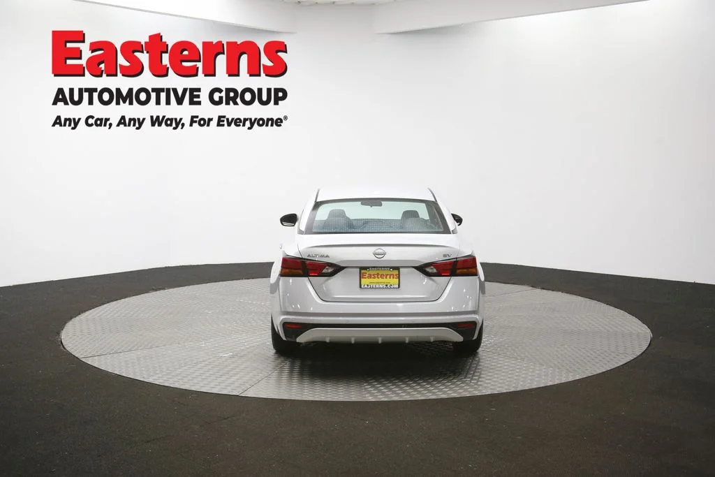 Used 2023 Silver Nissan 2.5 SV image 37
