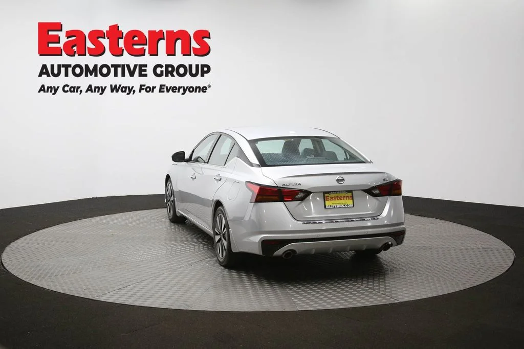 Used 2022 Silver Nissan 2.5 SL image 63