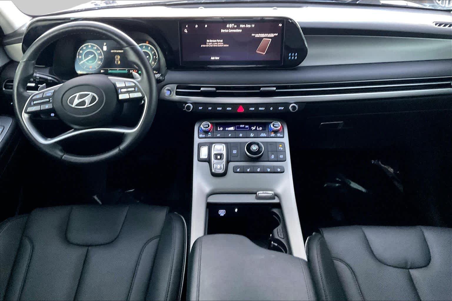 Used 2024 Moonlight Cloud Hyundai SEL 8P image 16