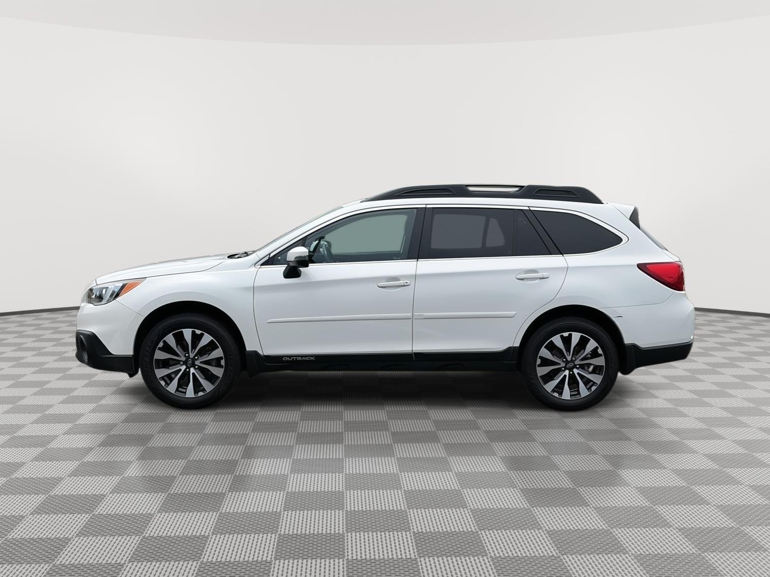 Used 2017 Crystal White Pearl Subaru Limited image 3
