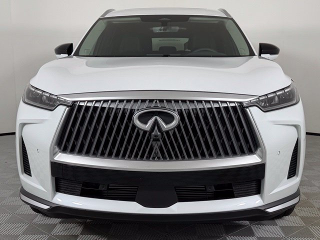 New 2026 RADIANT WHITE INFINITI Luxe FWD image 2