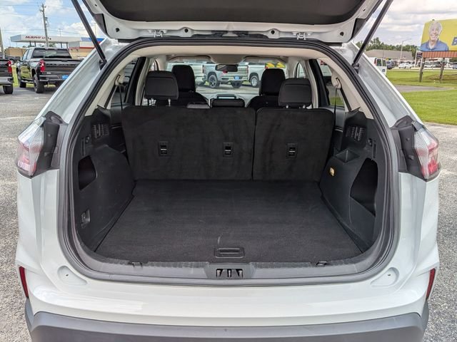 Used 2022 White Ford SE image 27