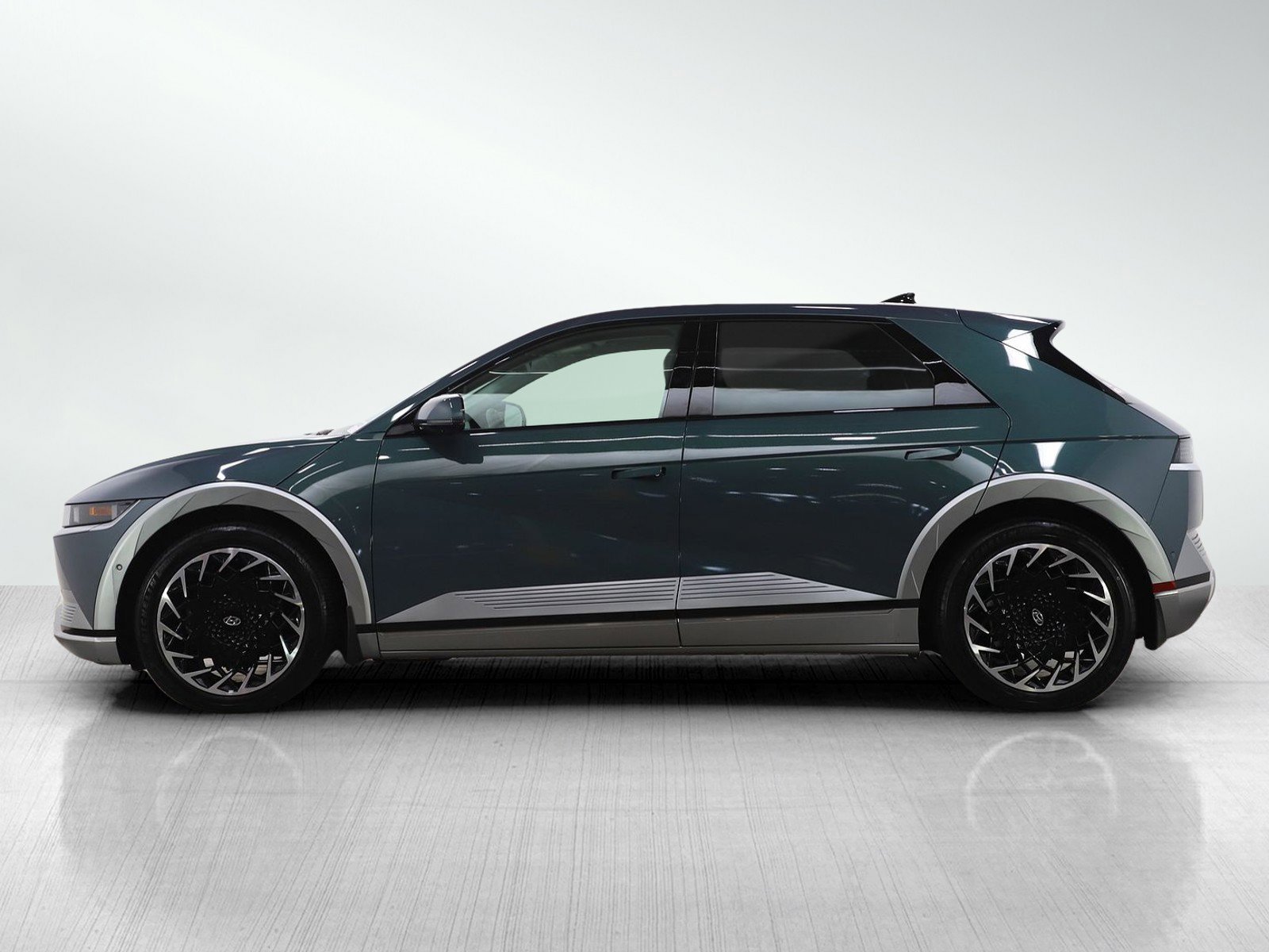 Certified 2024 Hyundai IONIQ 5 Limited with VIN KM8KRDDF6RU309039 for sale in Minneapolis, MN