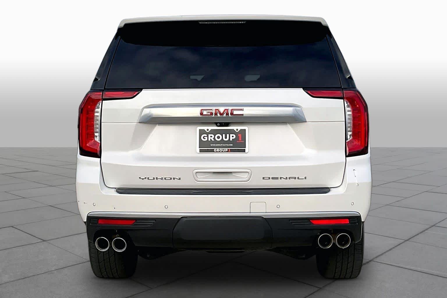 Used 2022 White Frost Tricoat GMC Denali image 5