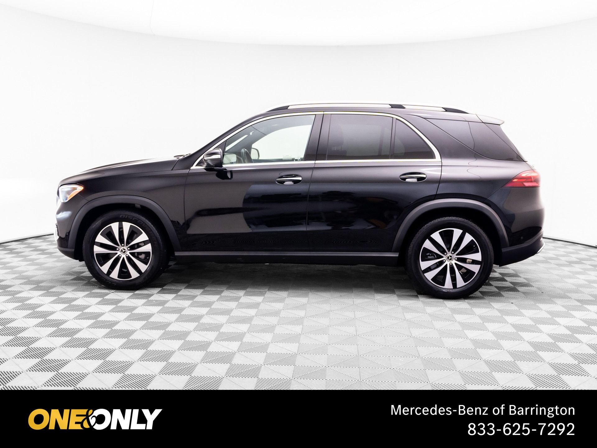 Certified Used 2025 Black Mercedes-Benz GLE 450 image 2