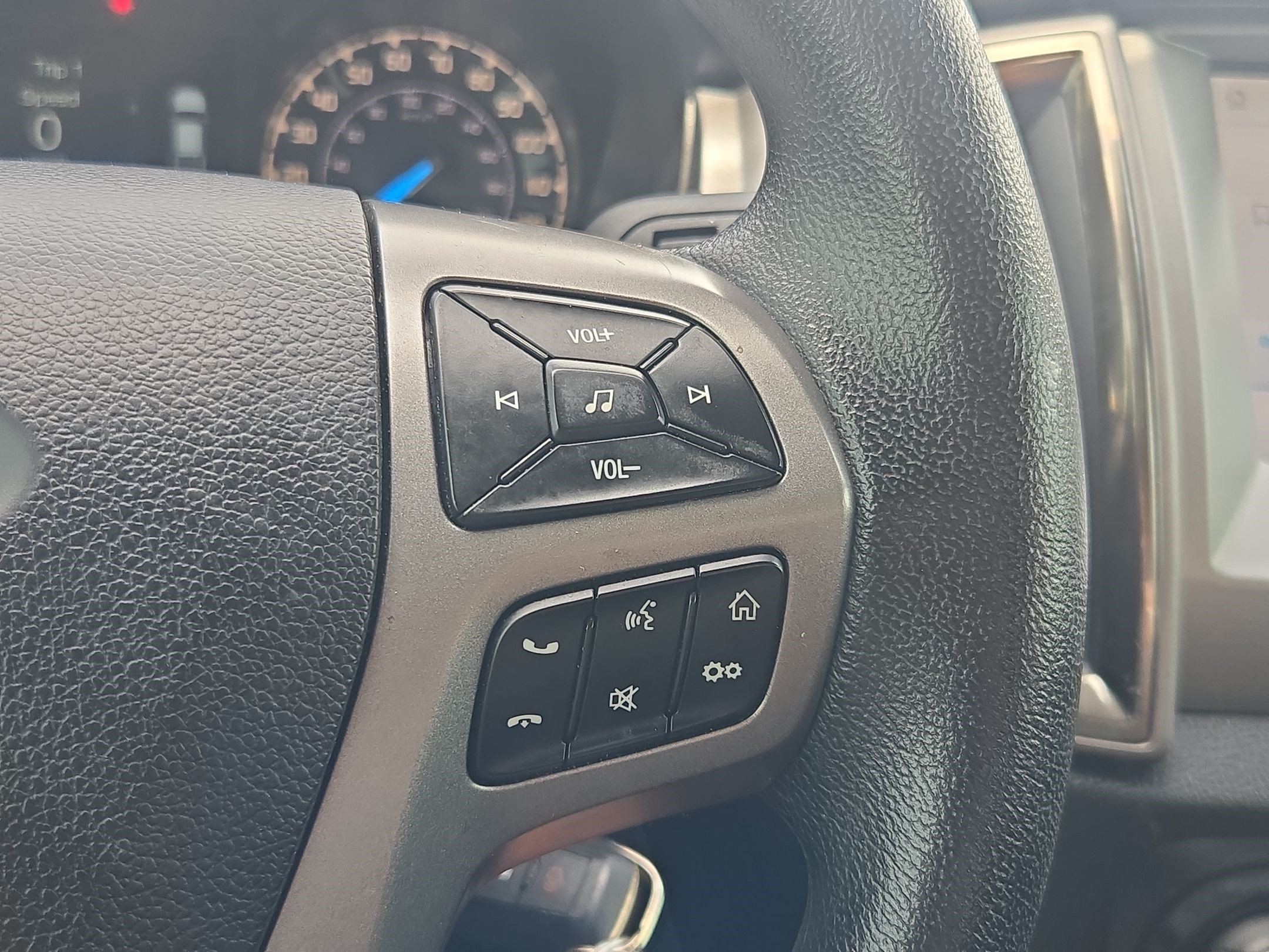 Used 2020 Blue Ford XLT image 16