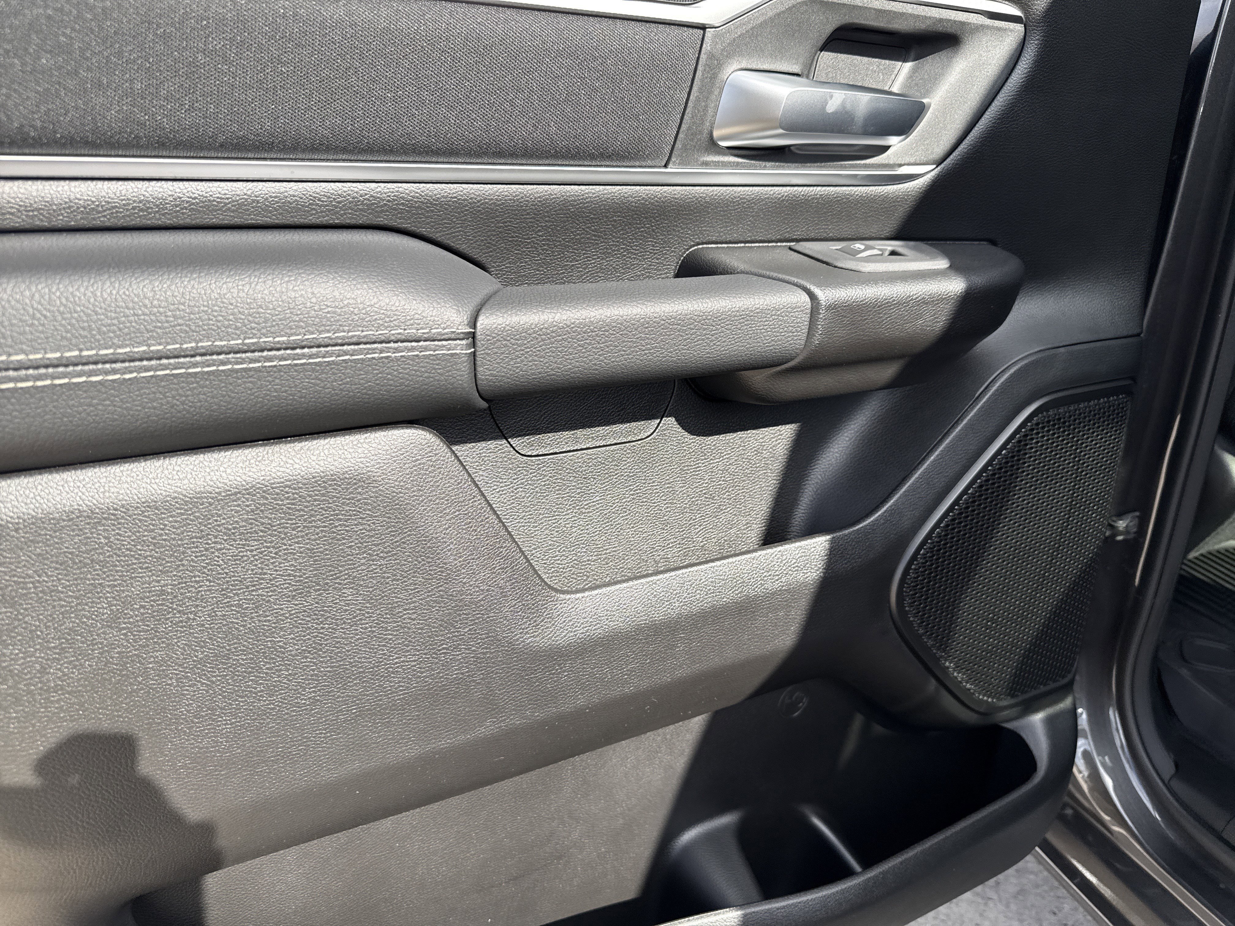 New 2026 Granite Crystal Metallic Clearcoat RAM Big Horn image 22
