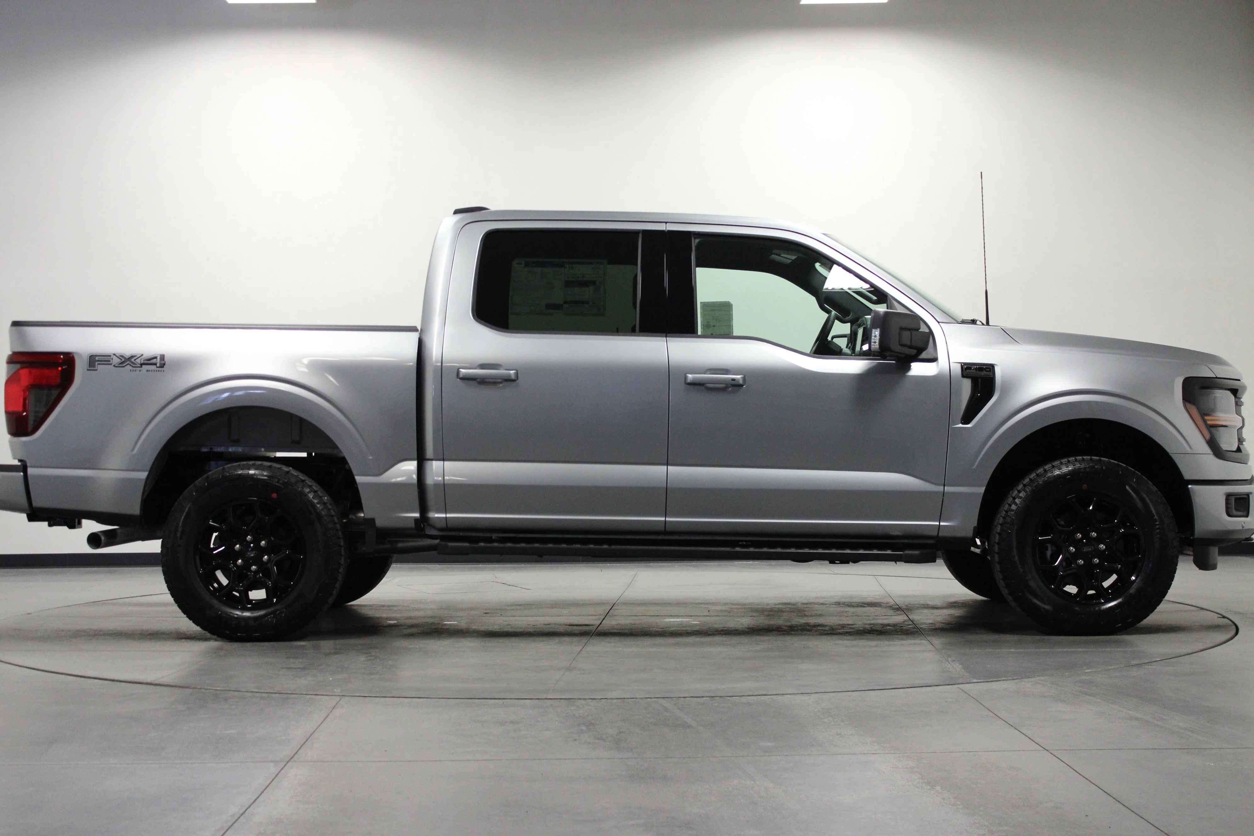 New 2026 Iconic Silver Metallic Ford XLT image 3